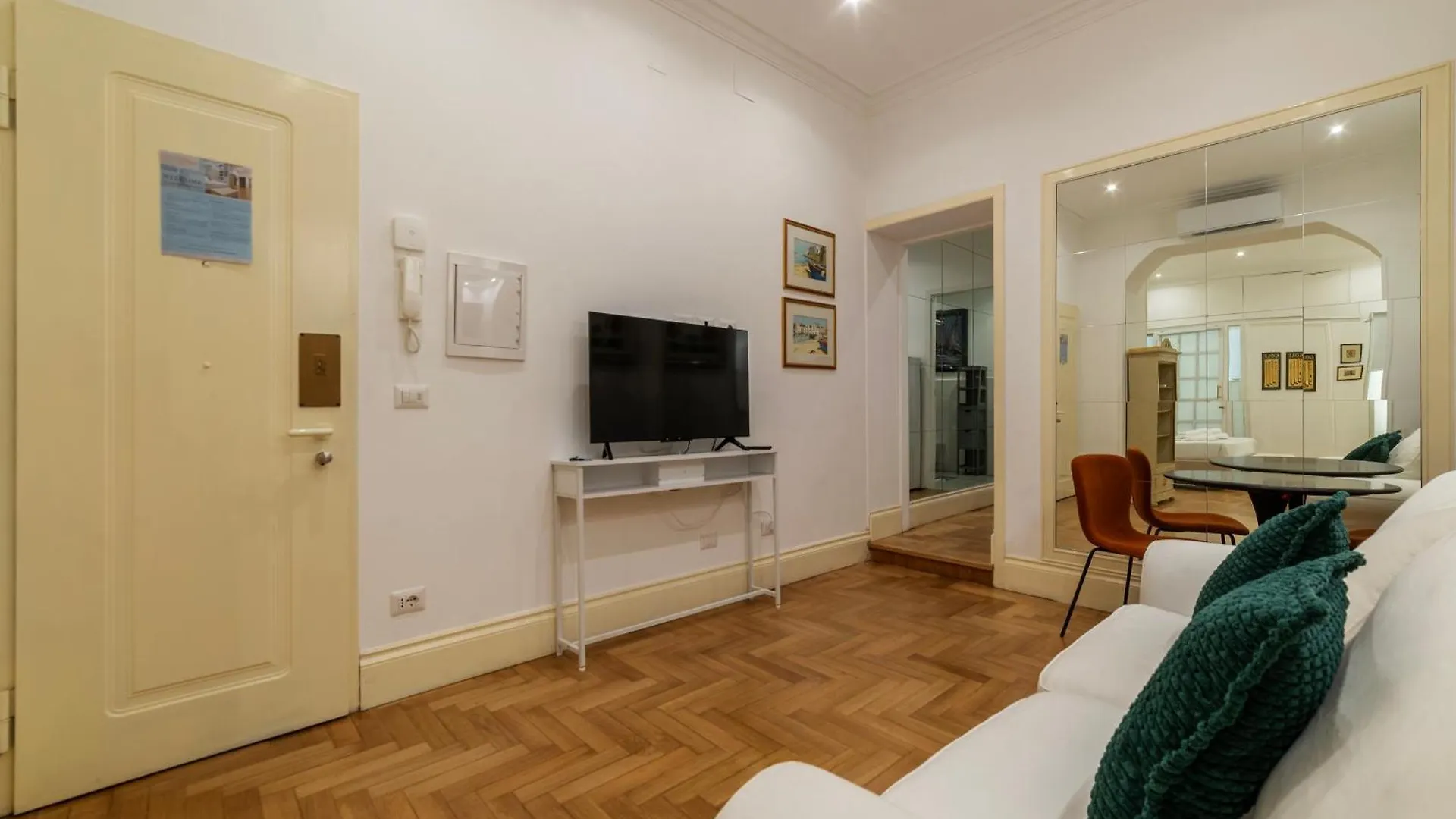 The Mirror Suite Next To Spanish Steps Rome