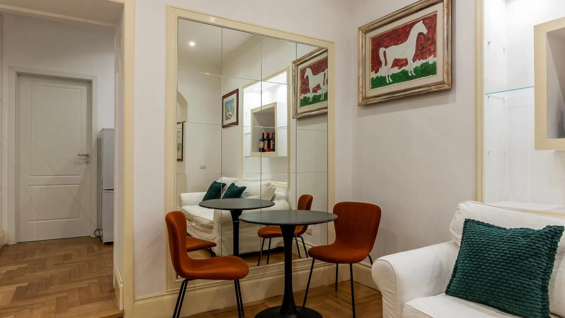 The Mirror Suite Next To Spanish Steps Rome